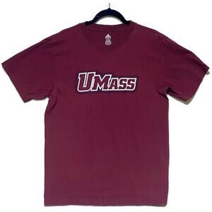 UMass University of Massachusetts T-Shirt Men's Size Large Burgundy Short Sleeve